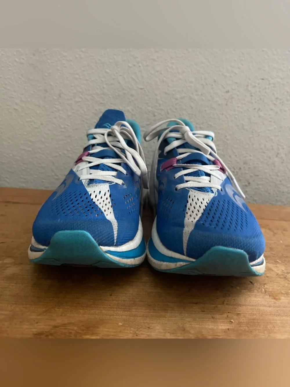 Saucony Women's S10687-30 Endorphin Pro 2 Running Sneaker Shoes Blue/White 8.5